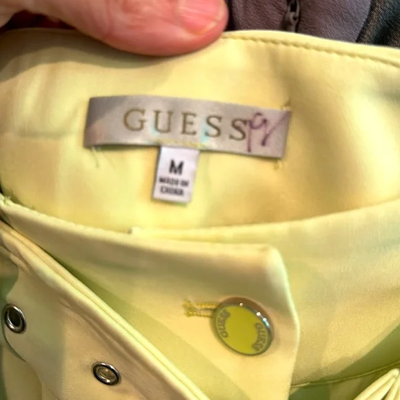 Guess Belted Shorts - Picture 5 of 5